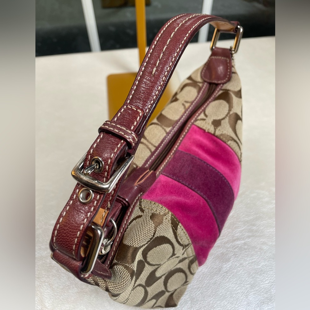 Coach Vintage Mini Hobo Bag in Signature Jacquard Canvas & Pink and Berry Suede - Picture 9 of 17